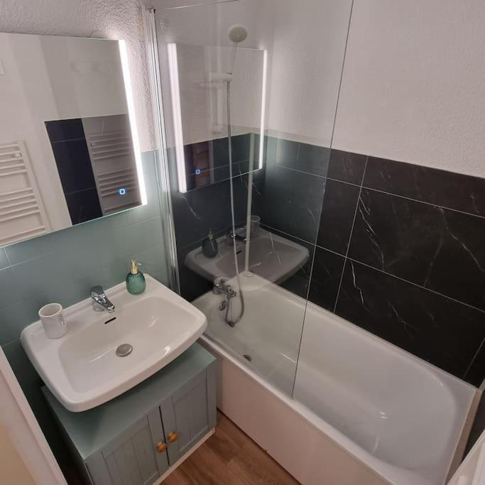 Le Montagnard Apartment Mijoux Bagian luar foto